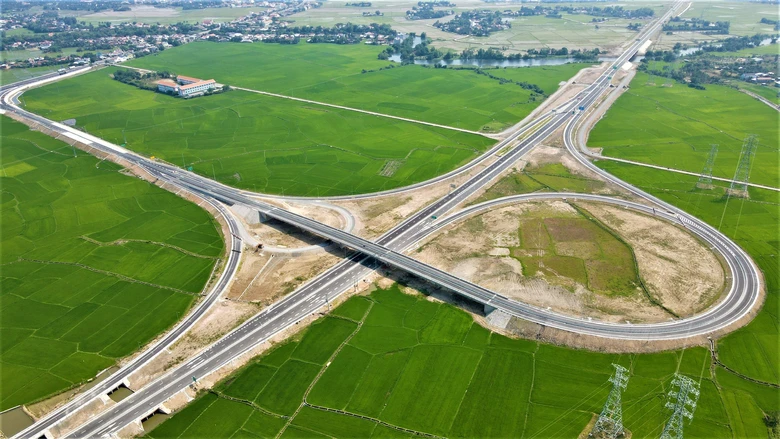 Nh&agrave; thầu n&agrave;o thi c&ocirc;ng cao tốc V&acirc;n Phong - Nha Trang vượt tiến độ 8 th&aacute;ng?- Ảnh 5.