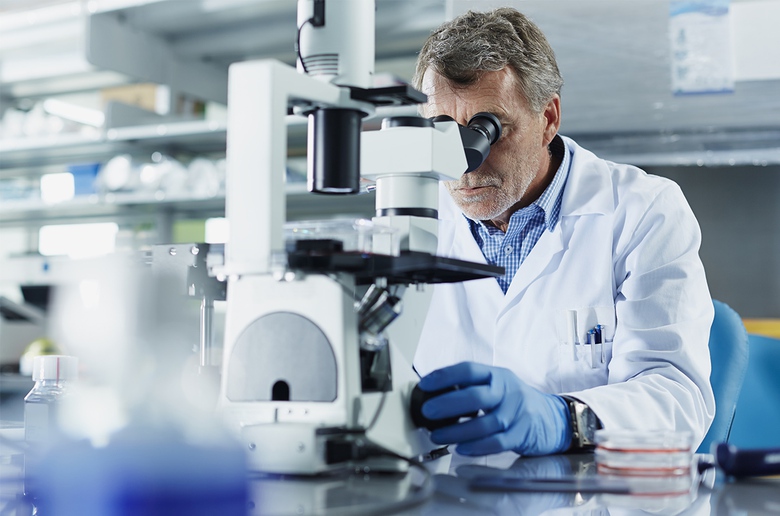 Mỹ nguy cơ mất cả một thế hệ nh&agrave; khoa học v&igrave; &ocirc;ng Trump?- Ảnh 1.