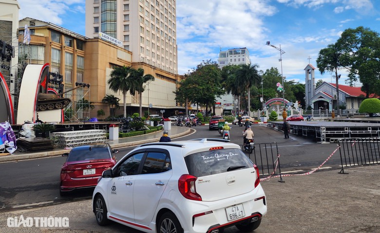 Đắk Lắk: Cấm nhiều tuyến đường phục vụ chương tr&igrave;nh &ldquo;Bản trường ca h&ograve;a b&igrave;nh&rdquo;- Ảnh 7.