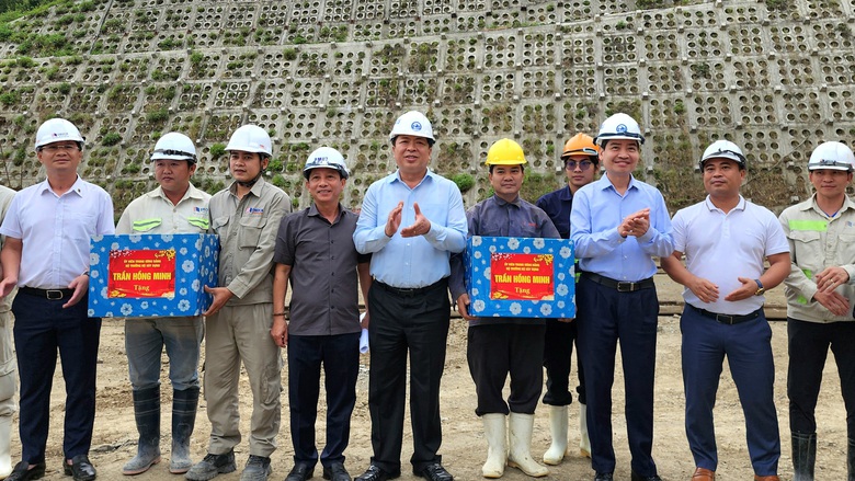 Quản chặt chất lượng, tiến độ cao tốc Ch&iacute; Thạnh - V&acirc;n Phong trong giai đoạn nước r&uacute;t- Ảnh 5.