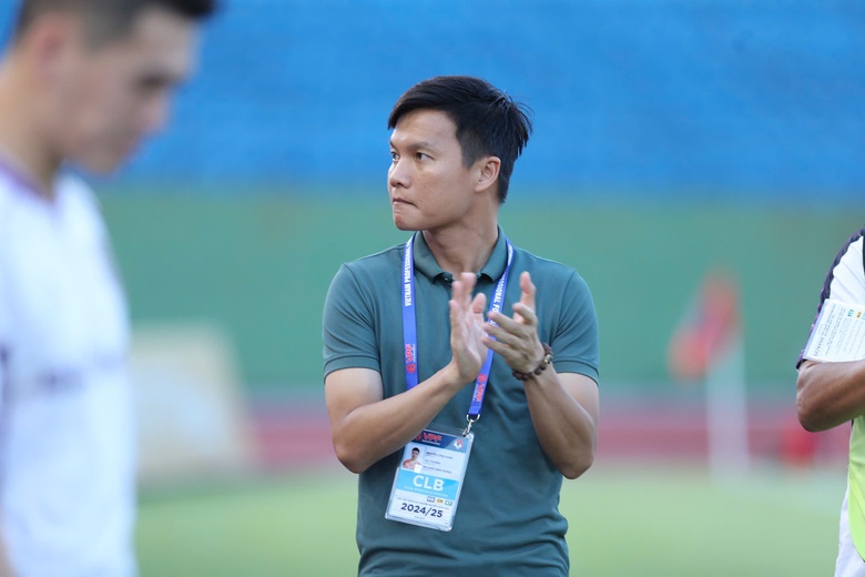Thầy của Tiến Linh bất ngờ &ldquo;quay xe&rdquo; sau th&ocirc;ng b&aacute;o từ chức- Ảnh 1.