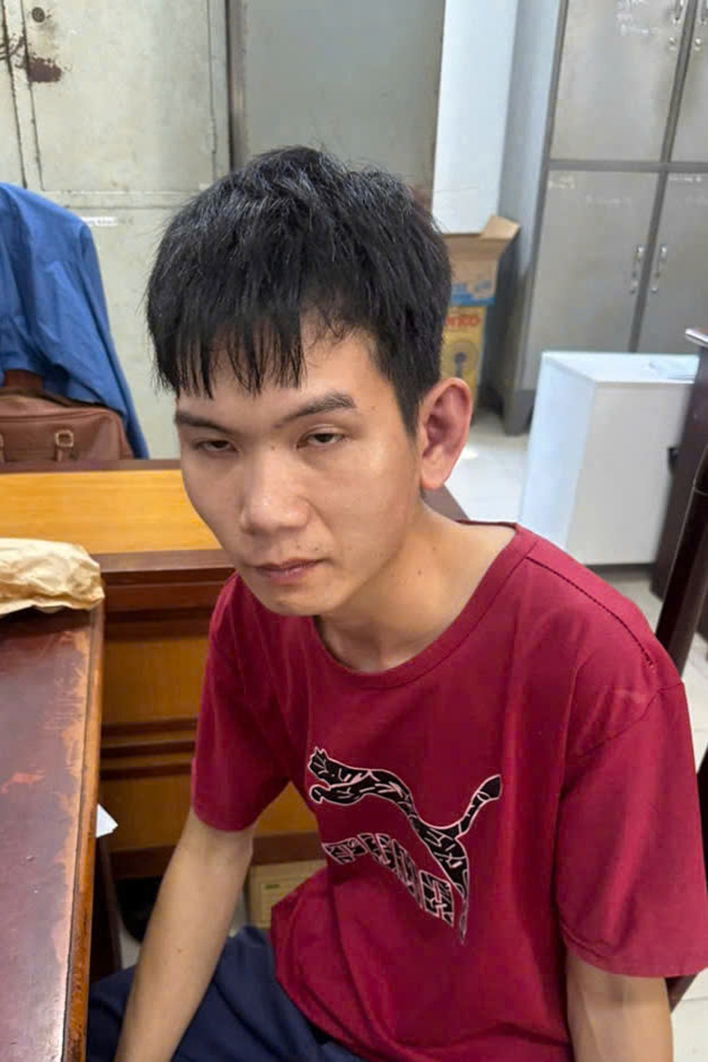 Bắt nghi can cắt cổ đồng nghiệp, cướp d&acirc;y chuyền v&agrave;ng- Ảnh 1.