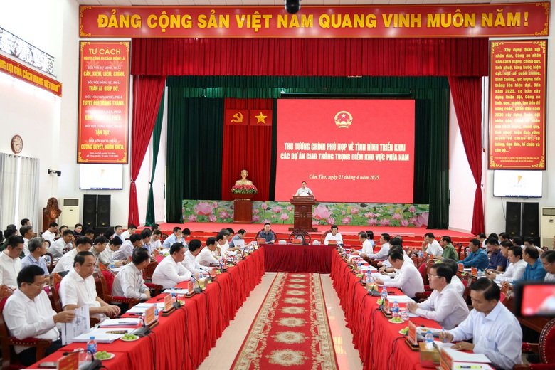 Thủ tướng: Sớm nối th&ocirc;ng cao tốc từ Lạng Sơn đến C&agrave; Mau- Ảnh 1.
