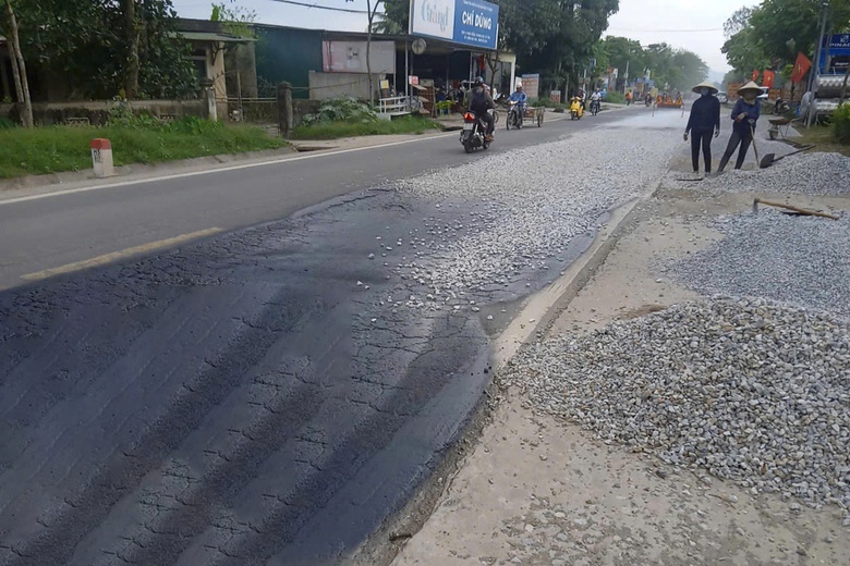 Đường Hồ Ch&iacute; Minh qua H&agrave; Tĩnh xuống cấp nghi&ecirc;m trọng, tiềm ẩn nguy cơ tai nạn- Ảnh 3.