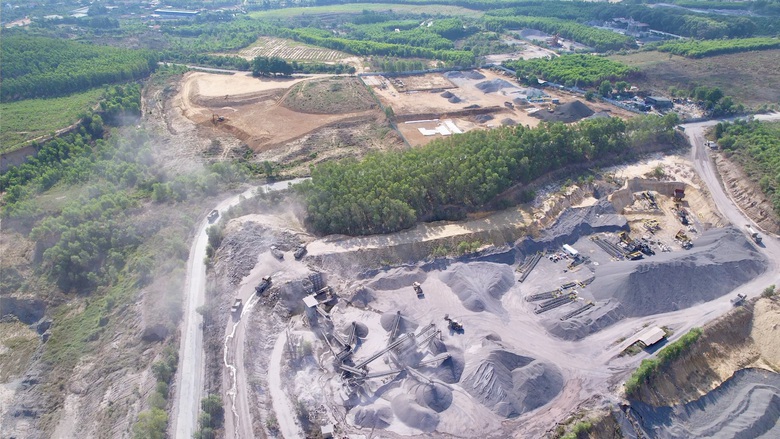 Xuy&ecirc;n đ&ecirc;m vận chuyển đất, đ&aacute; phục vụ cao tốc, s&acirc;n bay, đường v&agrave;nh đai ở Đồng Nai- Ảnh 2.