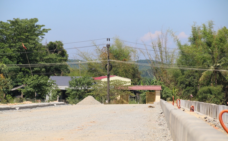 Sắp đến hạn ch&oacute;t c&aacute;n đ&iacute;ch, hai dự &aacute;n trọng điểm ở Quảng Ng&atilde;i vẫn vướng mặt bằng- Ảnh 2.