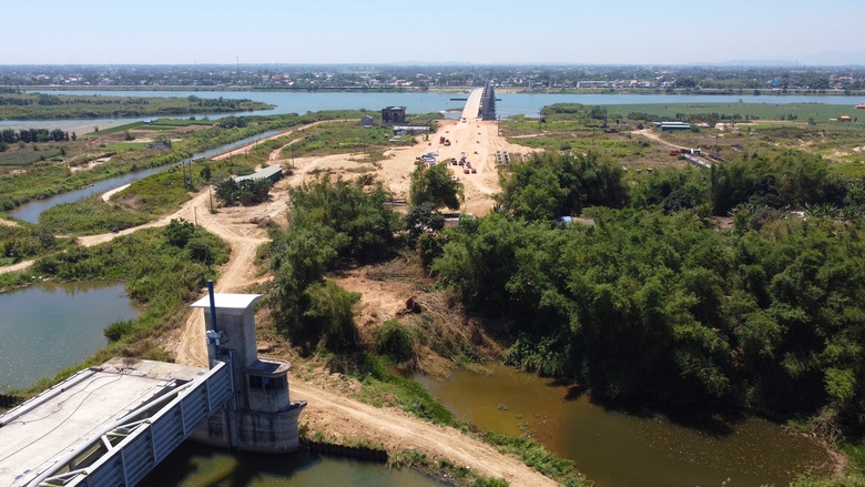 Sắp đến hạn ch&oacute;t c&aacute;n đ&iacute;ch, hai dự &aacute;n trọng điểm ở Quảng Ng&atilde;i vẫn vướng mặt bằng- Ảnh 3.