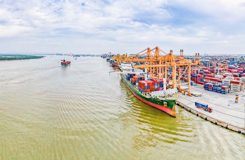 H&agrave;ng qua cảng biển giữ đ&agrave; tăng trưởng mạnh- Ảnh 1.
