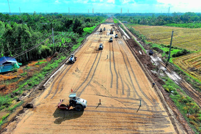 Thủ tướng: Ph&aacute;t triển đồng bộ 5 phương thức vận tải để ĐBSCL cất c&aacute;nh- Ảnh 2.