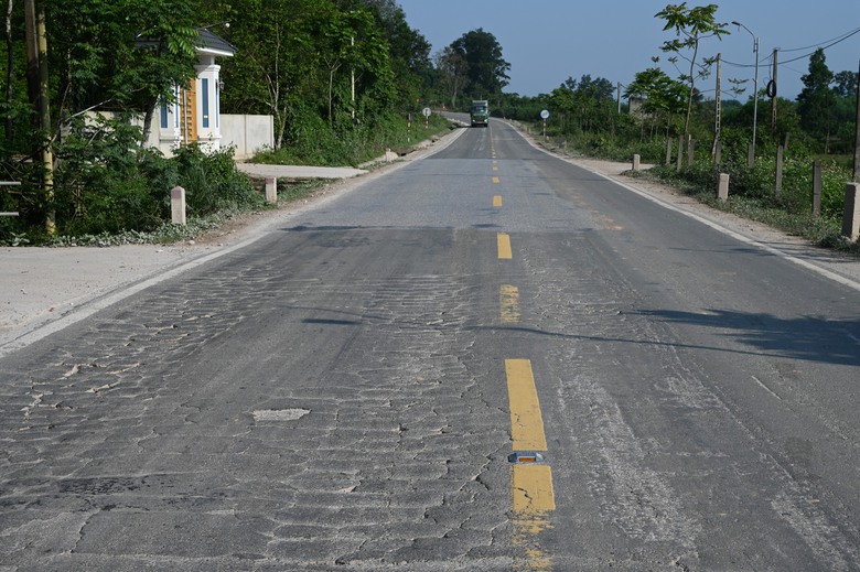Đường Hồ Ch&iacute; Minh qua H&agrave; Tĩnh xuống cấp nghi&ecirc;m trọng, tiềm ẩn nguy cơ tai nạn- Ảnh 4.