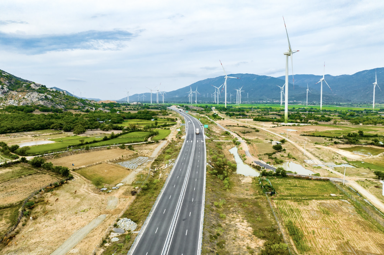 Cao tốc Cam Lâm - Vĩnh Hảo phục vụ hơn 8.200 lượt xe mỗi ngày- Ảnh 12. Cao tốc Cam Lâm - Vĩnh Hảo phục vụ hơn 8.200 lượt xe mỗi ngày- Ảnh 12.