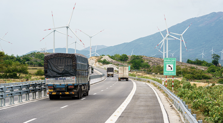 Cao tốc Cam Lâm - Vĩnh Hảo phục vụ hơn 8.200 lượt xe mỗi ngày- Ảnh 3. Cao tốc Cam Lâm - Vĩnh Hảo phục vụ hơn 8.200 lượt xe mỗi ngày- Ảnh 3.