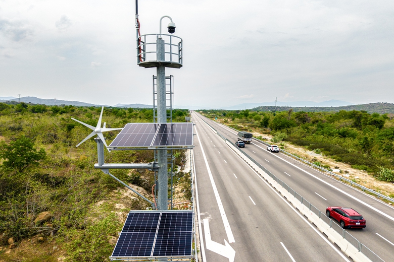 Cao tốc Cam Lâm - Vĩnh Hảo phục vụ hơn 8.200 lượt xe mỗi ngày- Ảnh 9. Cao tốc Cam Lâm - Vĩnh Hảo phục vụ hơn 8.200 lượt xe mỗi ngày- Ảnh 9.