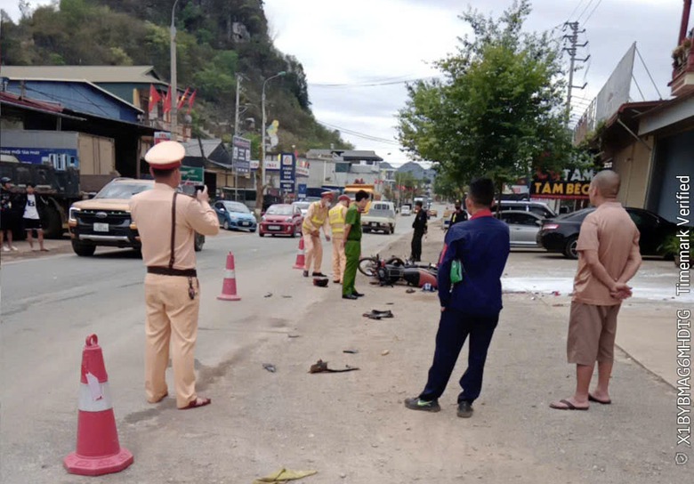 Sơn La: Hai xe m&aacute;y đấu đầu tr&ecirc;n quốc lộ 6 khiến 3 người trọng thương- Ảnh 1.