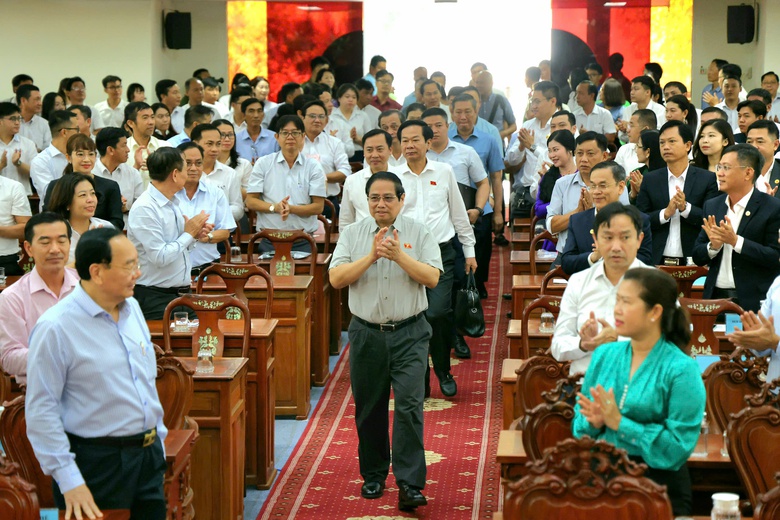 Thủ tướng: Cần Thơ giải quyết dứt điểm c&aacute;c dự &aacute;n chậm tiến độ- Ảnh 1.