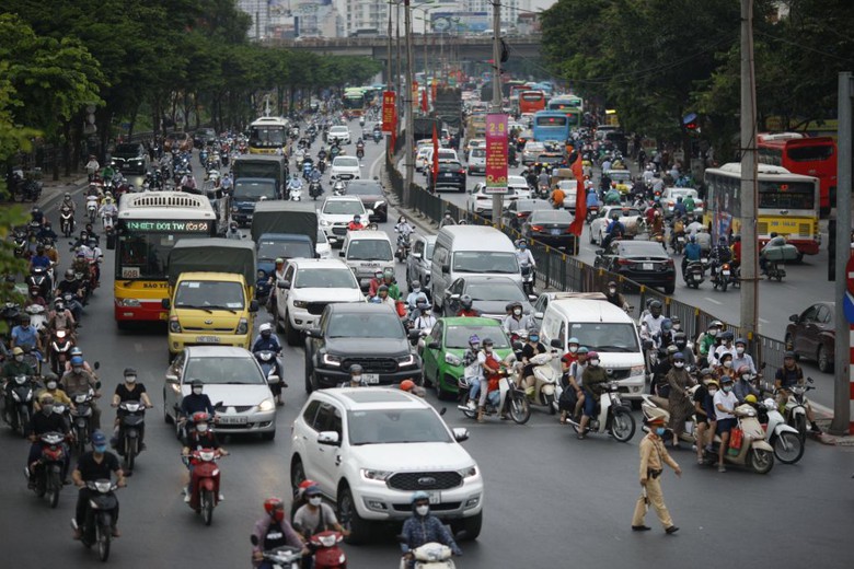 Tăng cường triển khai thi h&agrave;nh Luật Trật tự, an to&agrave;n giao th&ocirc;ng đường bộ- Ảnh 3.