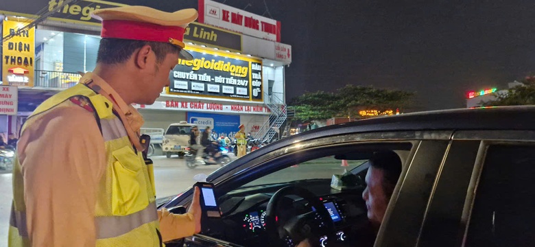 Hơn một th&aacute;ng xử l&yacute; hơn 500 người vi phạm nồng độ cồn quanh KCN tại Bắc Giang- Ảnh 3.