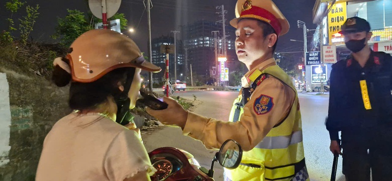 Hơn một th&aacute;ng xử l&yacute; hơn 500 người vi phạm nồng độ cồn quanh KCN tại Bắc Giang- Ảnh 1.