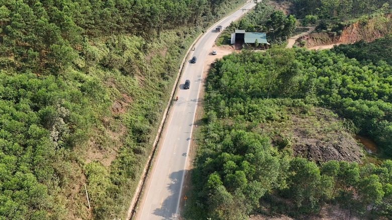 Đường Hồ Ch&iacute; Minh qua H&agrave; Tĩnh xuống cấp nghi&ecirc;m trọng, tiềm ẩn nguy cơ tai nạn- Ảnh 1.