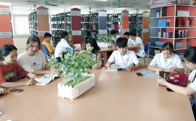 X&oacute;t xa nh&igrave;n con ngủ gục tr&ecirc;n b&agrave;n học, cha mẹ cần l&agrave;m g&igrave; để gi&uacute;p con giảm &aacute;p lực?- Ảnh 3.