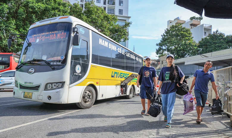 Vé máy bay, tàu xe dịp 30/4 còn hay hết?- Ảnh 3. Vé máy bay, tàu xe dịp 30/4 còn hay hết?- Ảnh 3.