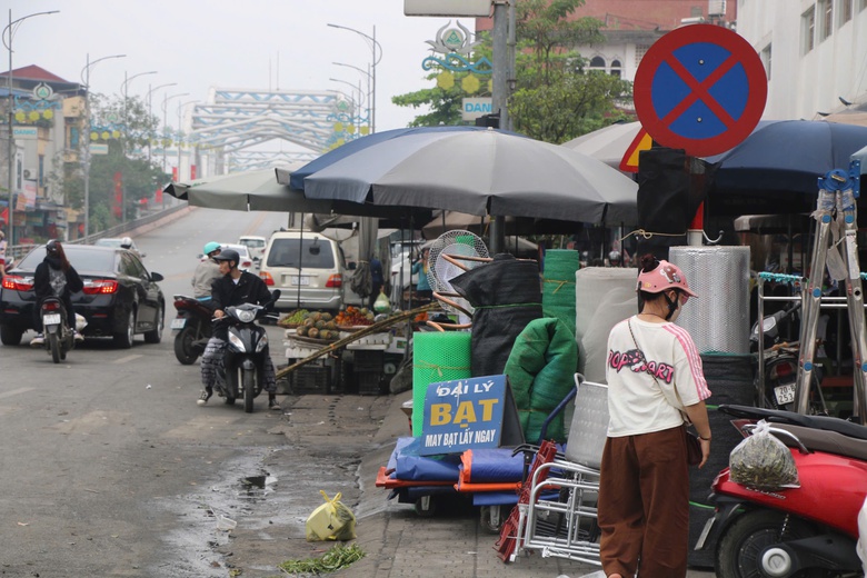 Cảnh hoang tàn trong khu chợ lớn nhất trung tâm Thái Nguyên- Ảnh 14. Cảnh hoang tàn trong khu chợ lớn nhất trung tâm Thái Nguyên- Ảnh 14.