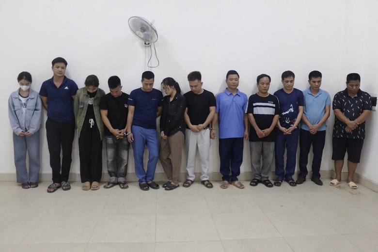 Nghệ An triệt x&oacute;a ổ nh&oacute;m rửa tiền, đ&aacute;nh bạc xuy&ecirc;n quốc gia với số tiền hơn 500 tỷ- Ảnh 1.