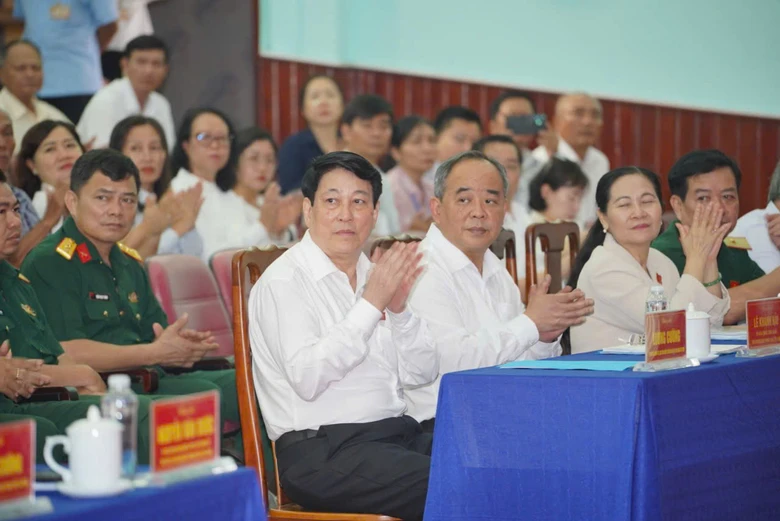 Chủ tịch nước Lương Cường tiếp x&uacute;c cử tri TP.HCM- Ảnh 1.