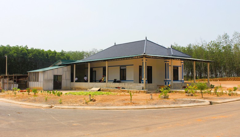 Ngắm những ngôi nhà tiền tỷ trên phố mới ở Quảng Trị- Ảnh 10. Ngắm những ngôi nhà tiền tỷ trên phố mới ở Quảng Trị- Ảnh 10.