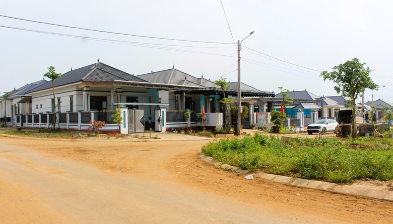 Ngắm những ngôi nhà tiền tỷ trên phố mới ở Quảng Trị- Ảnh 4. Ngắm những ngôi nhà tiền tỷ trên phố mới ở Quảng Trị- Ảnh 4.