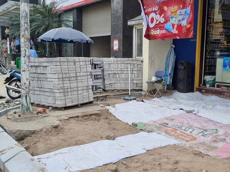 H&agrave; Nội: Tạm dừng thi c&ocirc;ng vỉa h&egrave; v&agrave; đ&agrave;o đường từ 29/4 - 5/5- Ảnh 1.