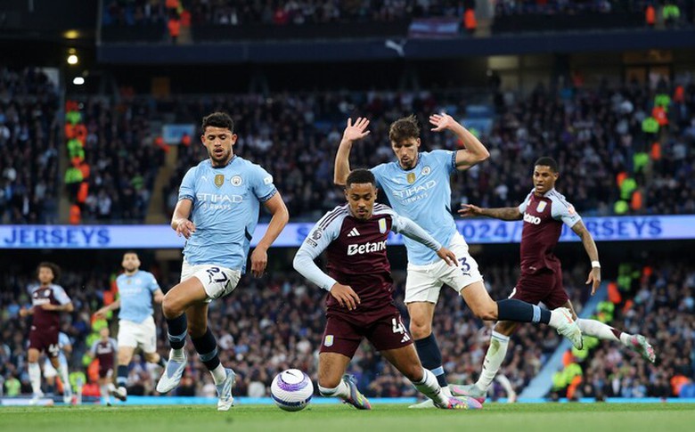 Đ&aacute;nh bại Aston Villa, Man City chiếm lợi thế cuộc đua Top 4- Ảnh 1.