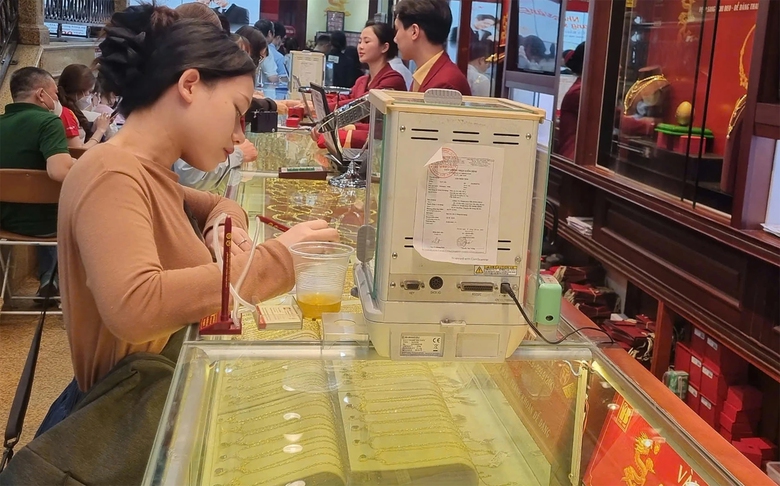 Ứng xử với thị trường v&agrave;ng- Ảnh 1.