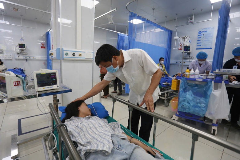 Vụ lật xe chở học sinh ở Gia Lai: Sức khỏe các nạn nhân trong tầm kiểm soát- Ảnh 1. Vụ lật xe chở học sinh ở Gia Lai: Sức khỏe các nạn nhân trong tầm kiểm soát- Ảnh 1.