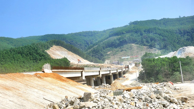 H&igrave;nh h&agrave;i 77 cầu tr&ecirc;n tuyến cao tốc Quảng Ng&atilde;i - Ho&agrave;i Nhơn- Ảnh 15.