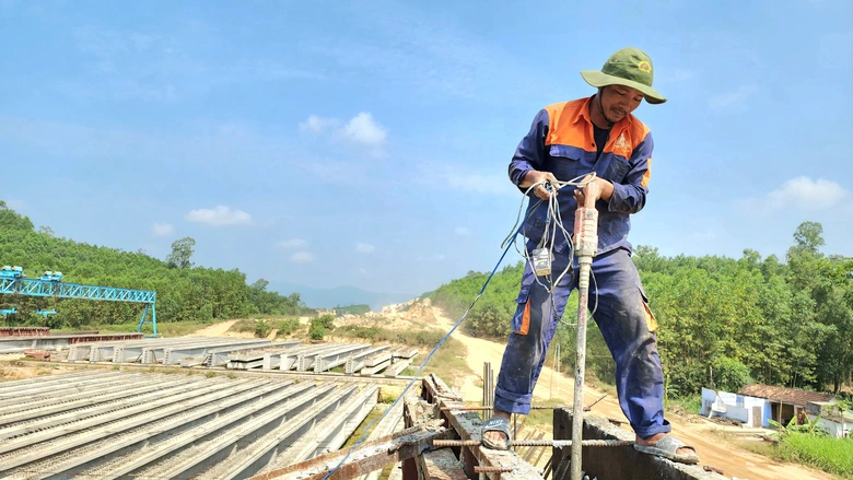 H&igrave;nh h&agrave;i 77 cầu tr&ecirc;n tuyến cao tốc Quảng Ng&atilde;i - Ho&agrave;i Nhơn- Ảnh 4.