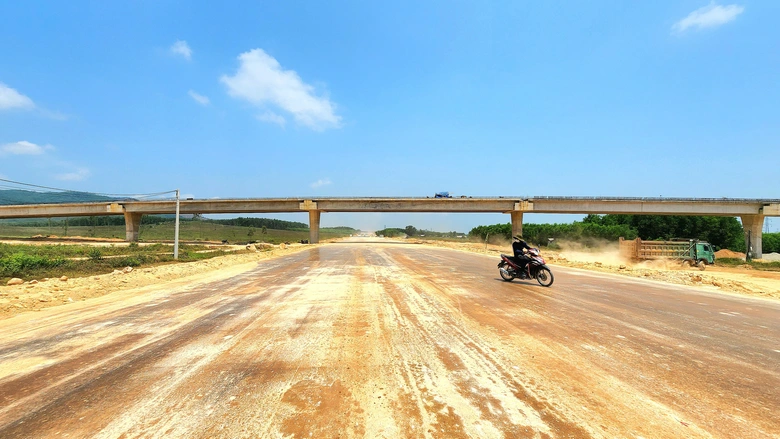 H&igrave;nh h&agrave;i 77 cầu tr&ecirc;n tuyến cao tốc Quảng Ng&atilde;i - Ho&agrave;i Nhơn- Ảnh 12.