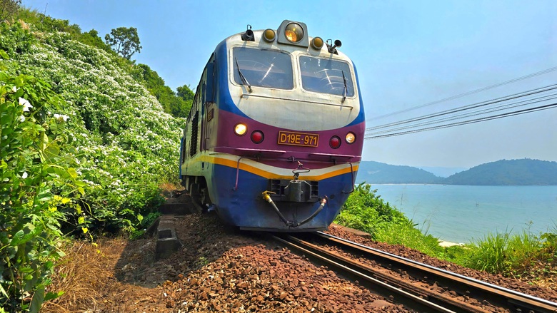 Đà Nẵng: Xử nghiêm vi phạm, tăng cảnh giới ở lối đi tự mở để hạn chế TNGT đường sắt- Ảnh 2. Đà Nẵng: Xử nghiêm vi phạm, tăng cảnh giới ở lối đi tự mở để hạn chế TNGT đường sắt- Ảnh 2.