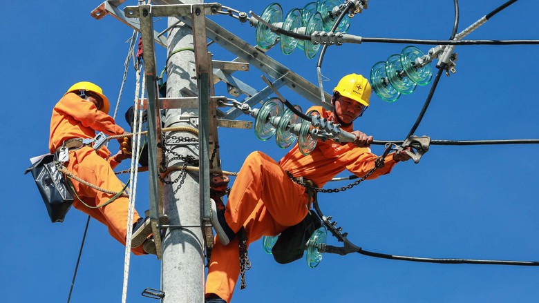 Thủ tướng chỉ đạo quyết liệt triển khai đồng bộ c&aacute;c giải ph&aacute;p bảo đảm cung ứng điện- Ảnh 1.