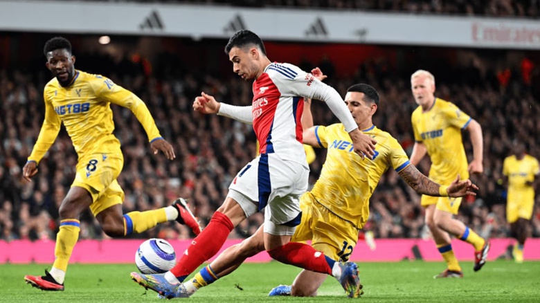 H&ograve;a Crystal Palace, giấc mơ v&ocirc; địch kh&eacute;p lại với Arsenal- Ảnh 1.