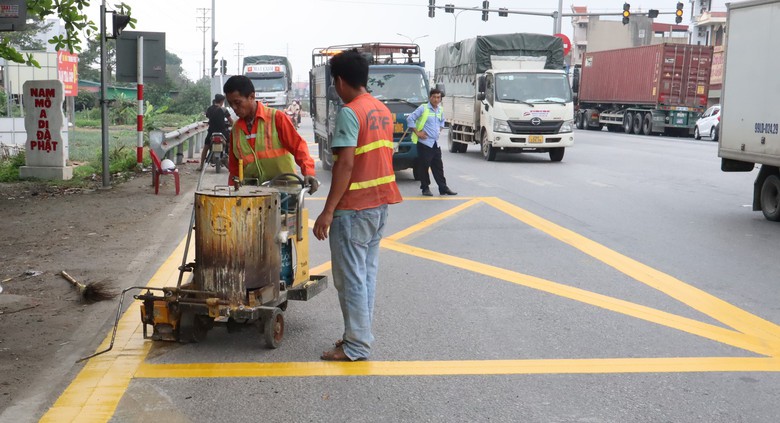 C&aacute;ch n&agrave;o giảm thiểu tai nạn tr&ecirc;n quốc lộ 5 đoạn qua Hải Dương?- Ảnh 5.