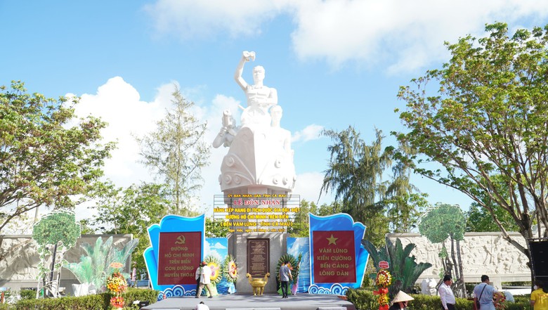 C&agrave; Mau đ&oacute;n nhận Bằng xếp hạng di t&iacute;ch Quốc gia đặc biệt "đường Hồ Ch&iacute; Minh tr&ecirc;n biển"- Ảnh 10.