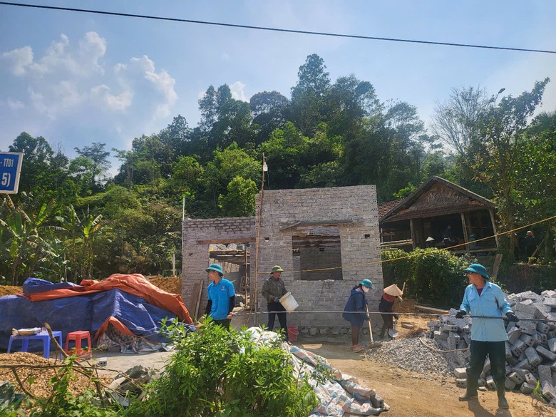 Nghẹn ng&agrave;o niềm vui trong những căn nh&agrave; chắt chiu t&igrave;nh nghĩa- Ảnh 1.