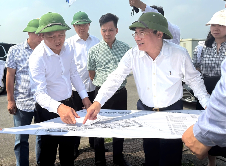 Thứ trưởng Bộ Xây dựng: Làm nhanh nhà ở xã hội, đừng xây móng rồi để đó- Ảnh 3. Thứ trưởng Bộ Xây dựng: Làm nhanh nhà ở xã hội, đừng xây móng rồi để đó- Ảnh 3.