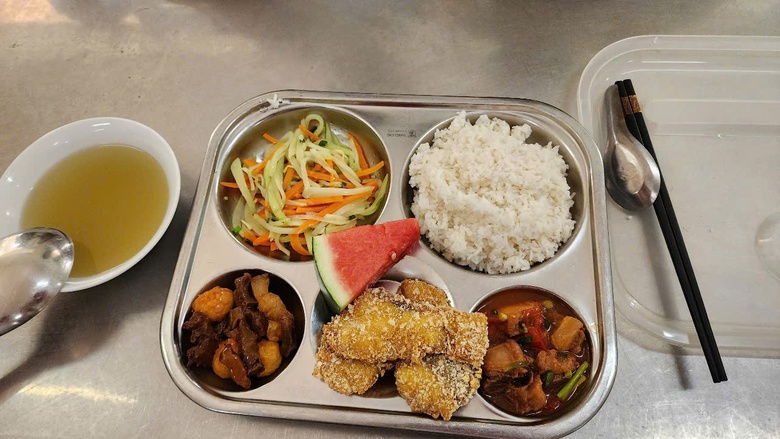 Phụ huynh c&aacute;c trường tr&ecirc;n địa b&agrave;n TP Vĩnh Y&ecirc;n tham quan cơ sở vật chất trại h&egrave; 2025
- Ảnh 3.