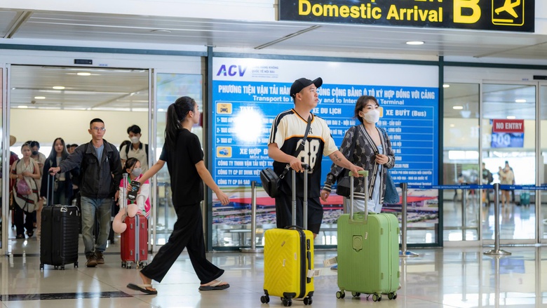 S&acirc;n bay Nội B&agrave;i dự kiến đ&oacute;n 108 ngh&igrave;n lượt kh&aacute;ch trong ng&agrave;y cao điểm dịp lễ 30/4- Ảnh 1.