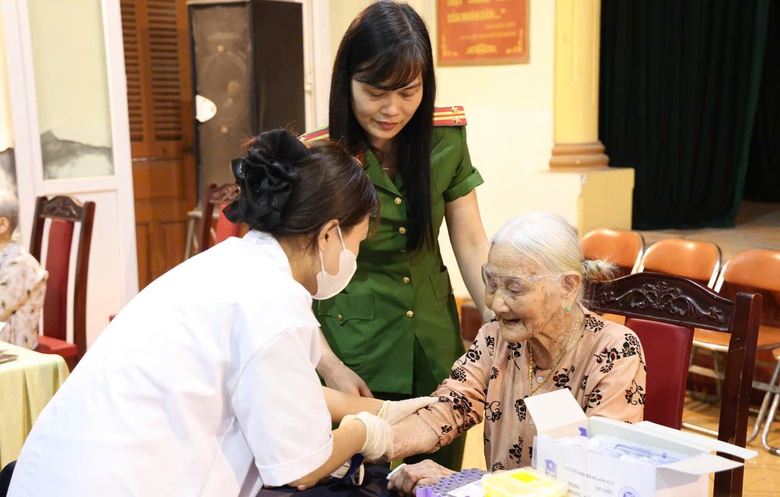 Nam Định lấy mẫu ADN của th&acirc;n nh&acirc;n phục vụ x&aacute;c định danh t&iacute;nh liệt sĩ- Ảnh 3.