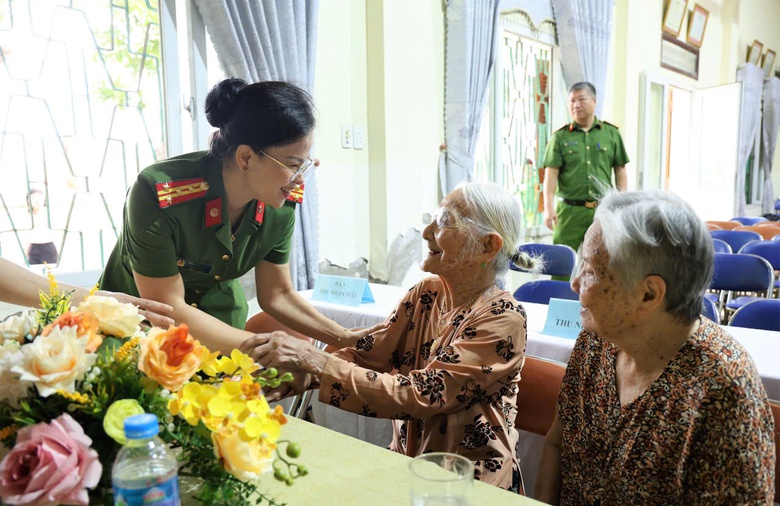 Nam Định lấy mẫu ADN của th&acirc;n nh&acirc;n phục vụ x&aacute;c định danh t&iacute;nh liệt sĩ- Ảnh 1.