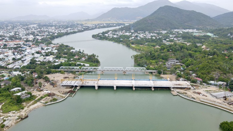 L&ecirc;n phương &aacute;n cưỡng chế, kh&ocirc;ng để dự &aacute;n đập ngăn mặn Nha Trang chậm trễ- Ảnh 2.