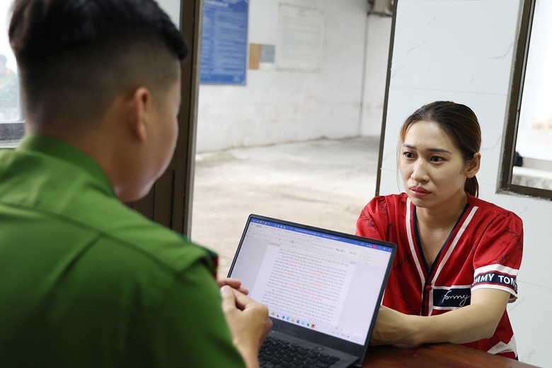 Bắt nhanh 2 đối tượng li&ecirc;n quan vụ trộm 80 điện thoại di động ở An Giang- Ảnh 3.